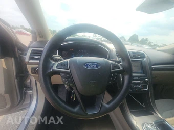 2019 Ford Fusion SE – miniatura 10