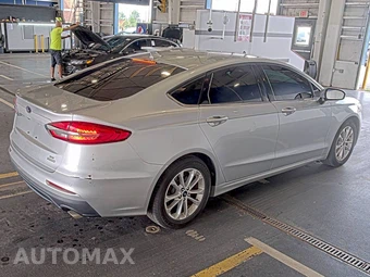 2019 Ford Fusion SE – miniatura 4