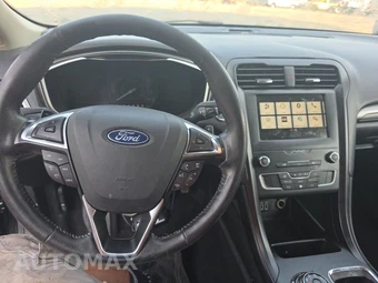 2019 Ford Fusion SE - miniatura 11