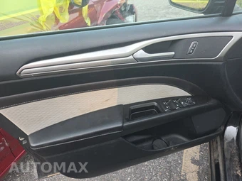 2019 Ford Fusion SE - miniatura 9