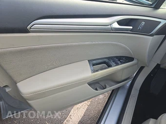 2019 Ford Fusion SE - miniatura 9