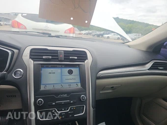2019 Ford Fusion SE - miniatura 11