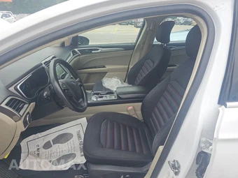 2019 Ford Fusion SE - miniatura 7