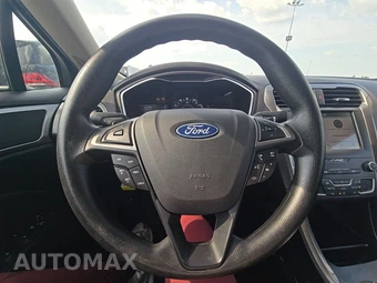 2019 Ford Fusion SE – miniatura 10