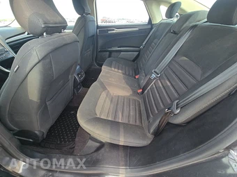 2019 Ford Fusion SE – miniatura 13
