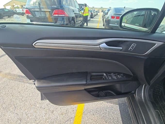 2019 Ford Fusion SE – miniatura 9