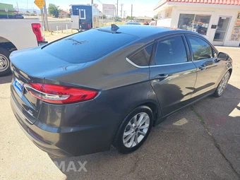 2019 Ford Fusion SE – miniatura 4