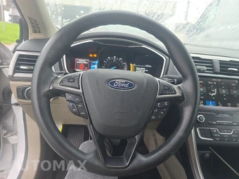 2019 Ford Fusion SE - miniatura 10