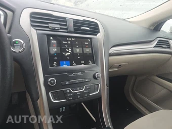 2019 Ford Fusion SE - miniatura 11