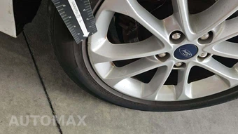 2019 Ford Fusion SE - miniatura 25