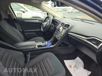 2019 Ford Fusion SE – miniatura 8