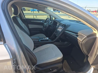 2019 Ford Fusion SE – miniatura 8