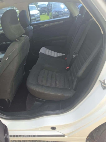 2019 Ford Fusion SE - miniatura 10