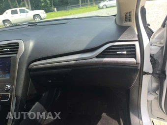 2019 Ford Fusion SE - miniatura 16