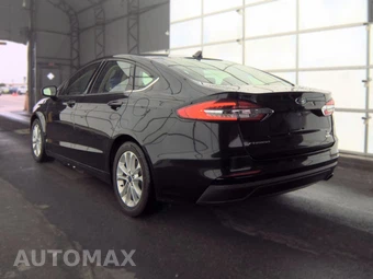 2019 Ford Fusion SE – miniatura 6