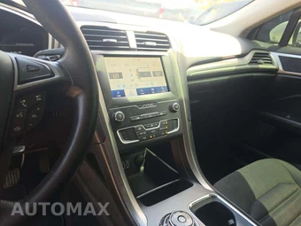 2019 Ford Fusion SE – miniatura 10