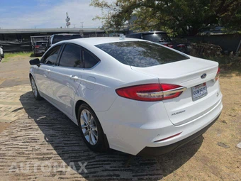2019 Ford Fusion SE – miniatura 2