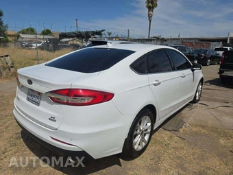 2019 Ford Fusion SE – miniatura 3