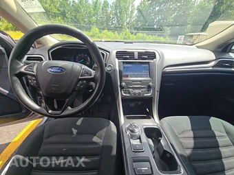 2019 Ford Fusion SE - miniatura 11