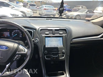 2019 Ford Fusion SE – miniatura 11