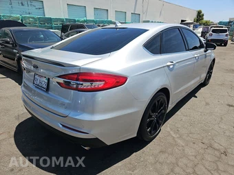 2019 Ford Fusion SE – miniatura 4