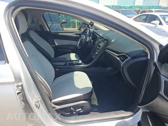 2019 Ford Fusion SE – miniatura 8