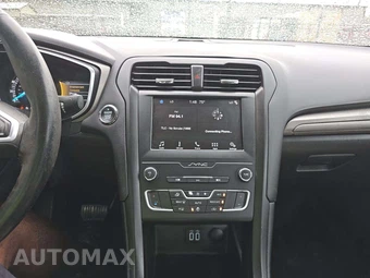 2019 Ford Fusion SE – miniatura 10