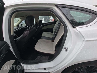 2019 Ford Fusion SE – miniatura 13