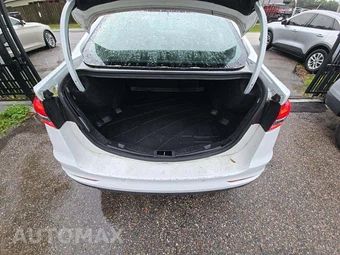 2019 Ford Fusion SE – miniatura 14