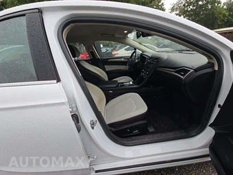 2019 Ford Fusion SE – miniatura 18