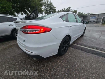 2019 Ford Fusion SE – miniatura 3