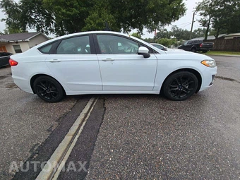 2019 Ford Fusion SE – miniatura 4