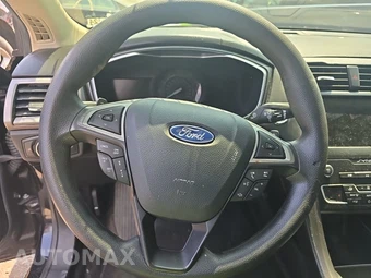 2019 Ford Fusion SE – miniatura 10