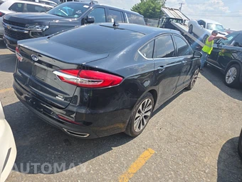 2019 Ford Fusion SE – miniatura 4