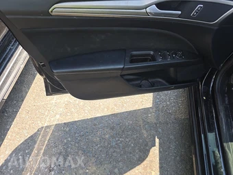 2019 Ford Fusion SE – miniatura 9