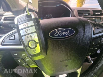 2019 Ford Fusion SEL - miniatura 8
