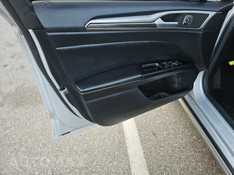 2019 Ford Fusion SEL – miniatura 9