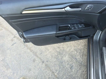 2019 Ford Fusion Titanium - miniatura 9
