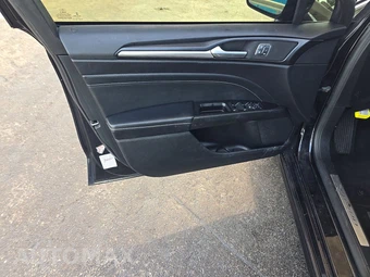 2019 Ford Fusion Titanium - miniatura 9