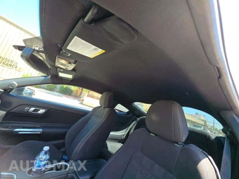 2019 Ford Mustang EcoBoost Coupe – miniatura 11