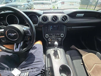 2019 Ford Mustang EcoBoost Coupe – miniatura 7