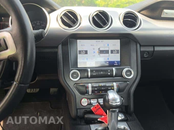 2019 Ford Mustang EcoBoost Coupe - miniatura 10