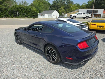2019 Ford Mustang EcoBoost Coupe - miniatura 2