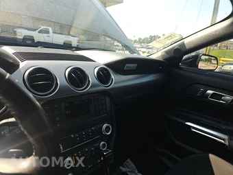 2019 Ford Mustang GT Coupe - miniatura 11