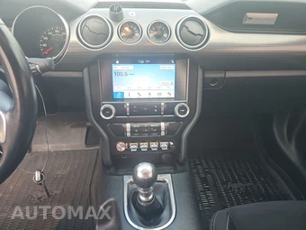 2019 Ford Mustang GT Coupe - miniatura 11