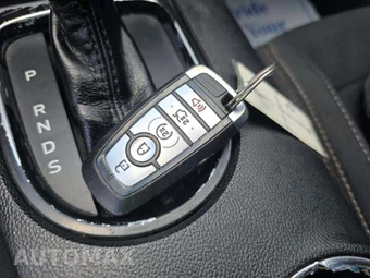 2019 Ford Mustang GT Coupe - miniatura 8