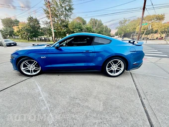 2019 Ford Mustang GT Premium - miniatura 5