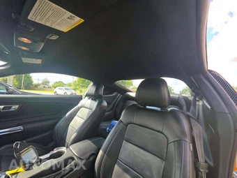 2019 Ford Mustang GT Premium Coupe - miniatura 11