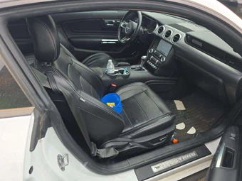 2019 Ford Mustang GT Premium Coupe - miniatura 18