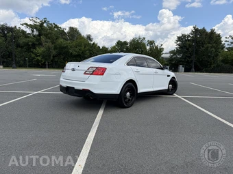 2019 Ford Police Interceptor Sedan - miniatura 4
